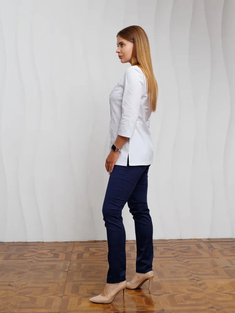 CAPRIZNAYA MODA Рубашка медицинская женская белая стрейч на кнопках