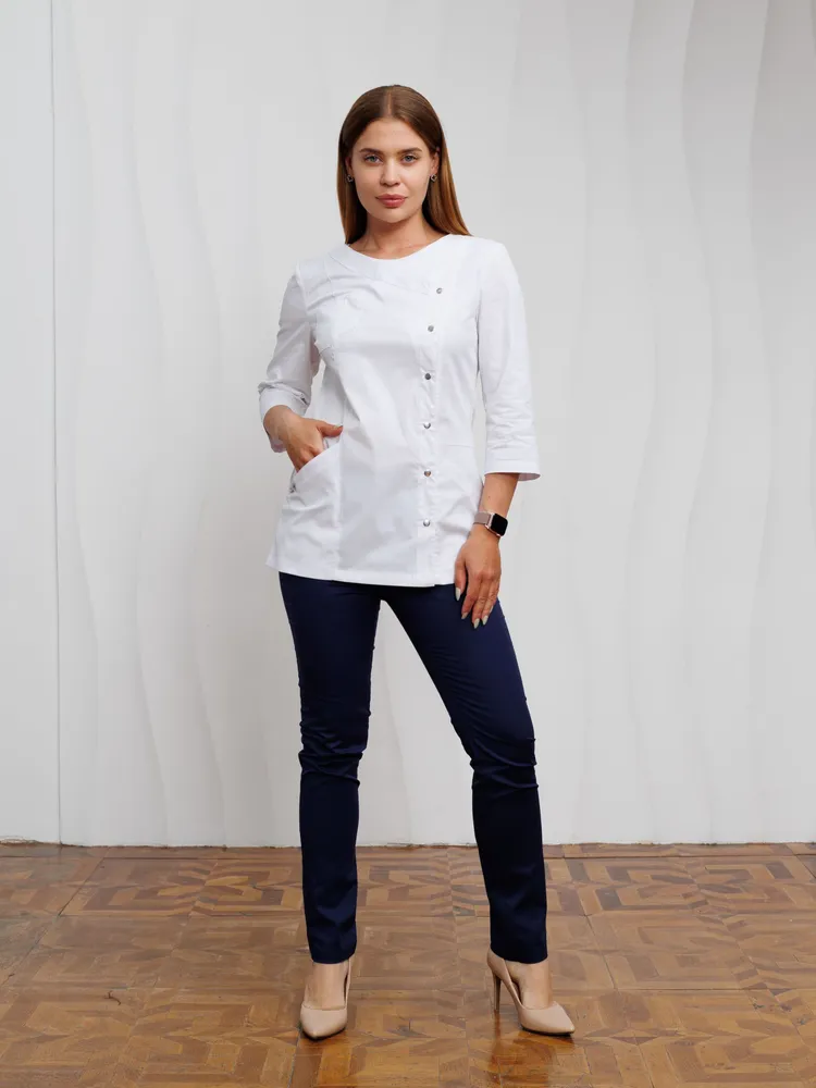 CAPRIZNAYA MODA Рубашка медицинская женская белая стрейч на кнопках