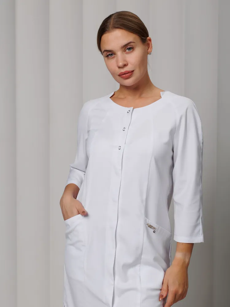 CAPRIZNAYA MODA Халат медицинский женский на кнопках белый короткий, рукав 3/4